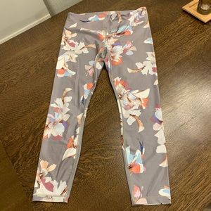 Athleta floral cropped leggings. Like new. L